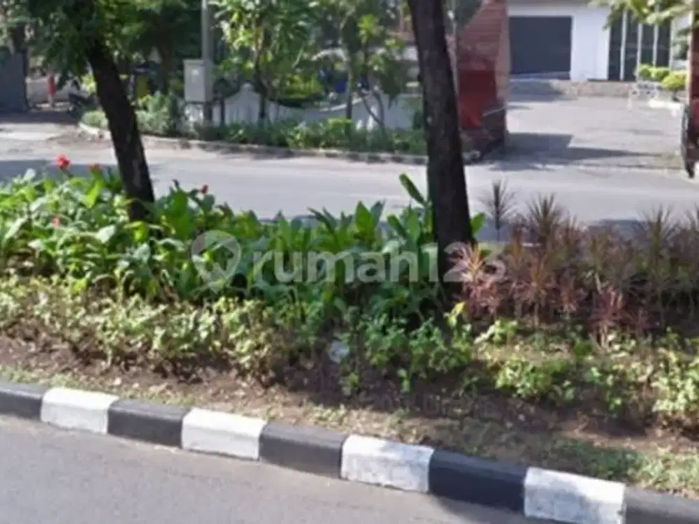 Rumah atau kantor raya tenggilis
