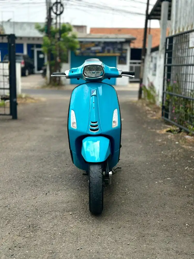 VESPA SPRINT 150 IGET ABS 2023 BIRU - TERMURAH