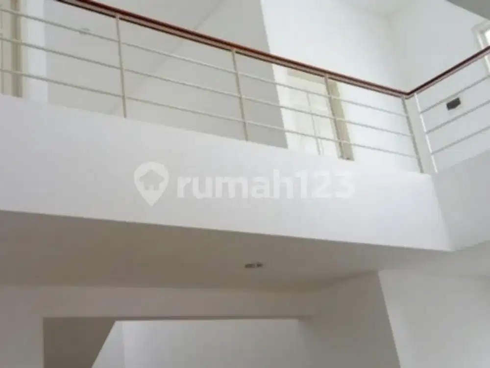 Rumah baru 2lt daerah  Klampis Anom wisma Mukti manyar surabaya