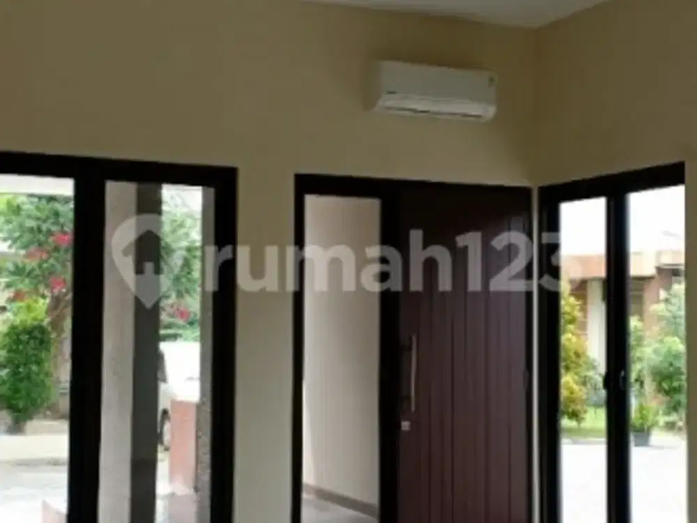 Rumah Baru furnished dekat Raya Kendangsari