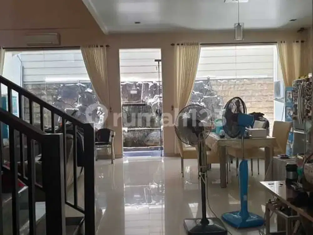 Galaxy bumi permai / araya 1 rumah bagus 2lt termurah di araya 1 , surabaya