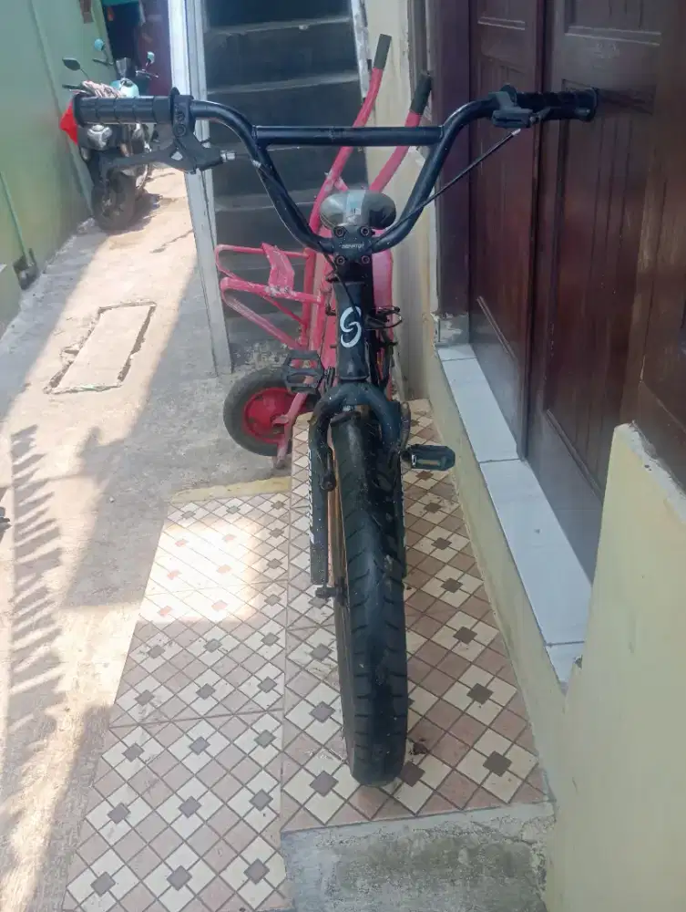 Di jual sepeda BMX merek SENATOR