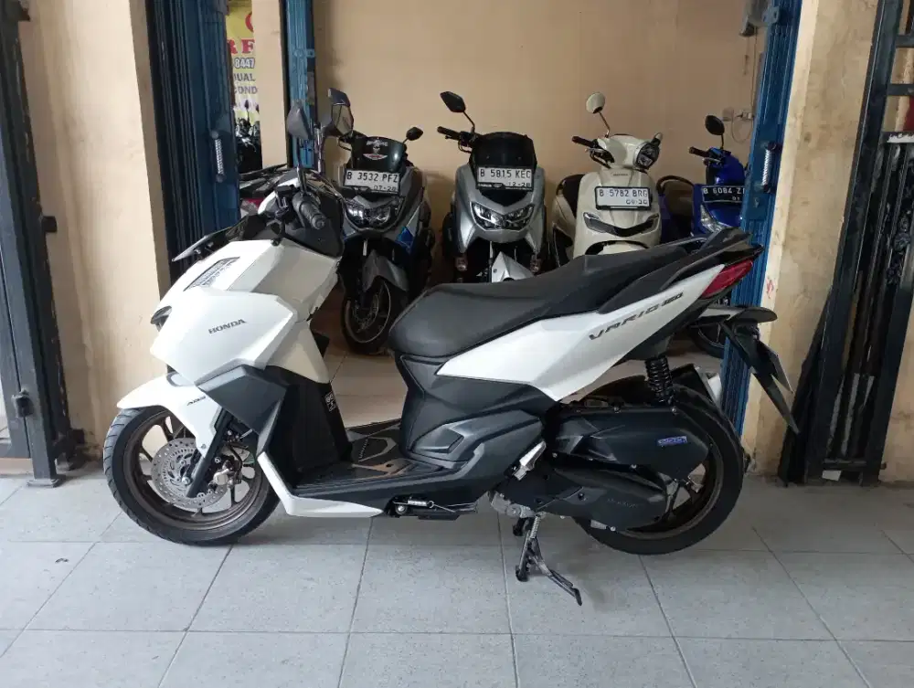 Honda Vario 160 ABS 2026 km 6000 kondisi bagus