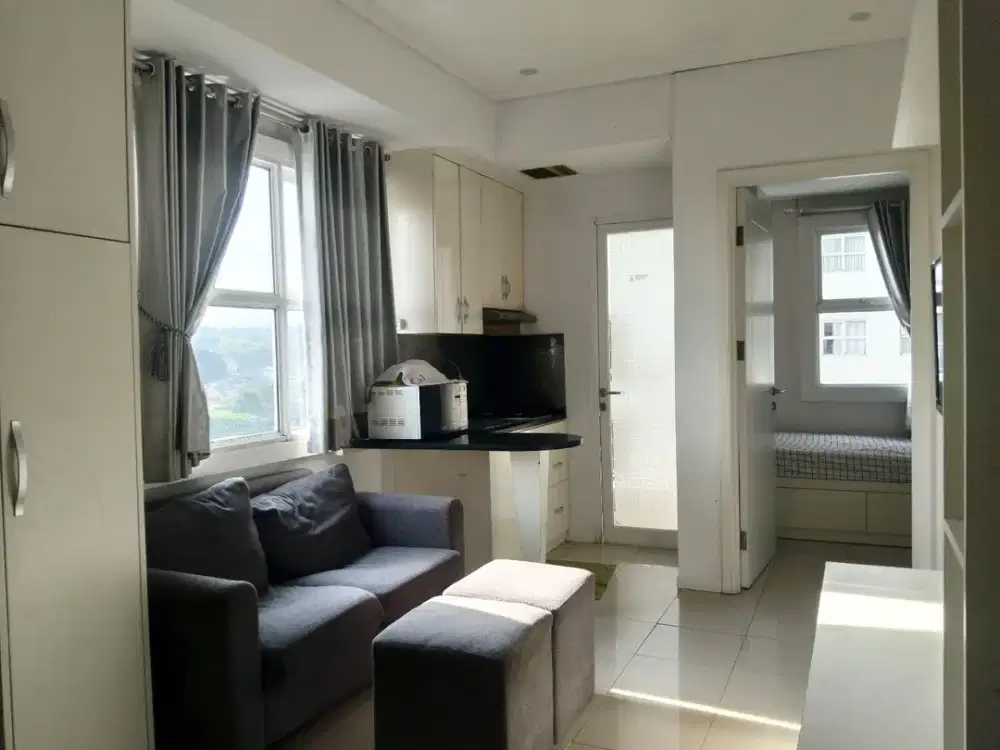 Sewa Apartemen Parahyangan Residence 2 BR, Corner, Furnished, Free IPL