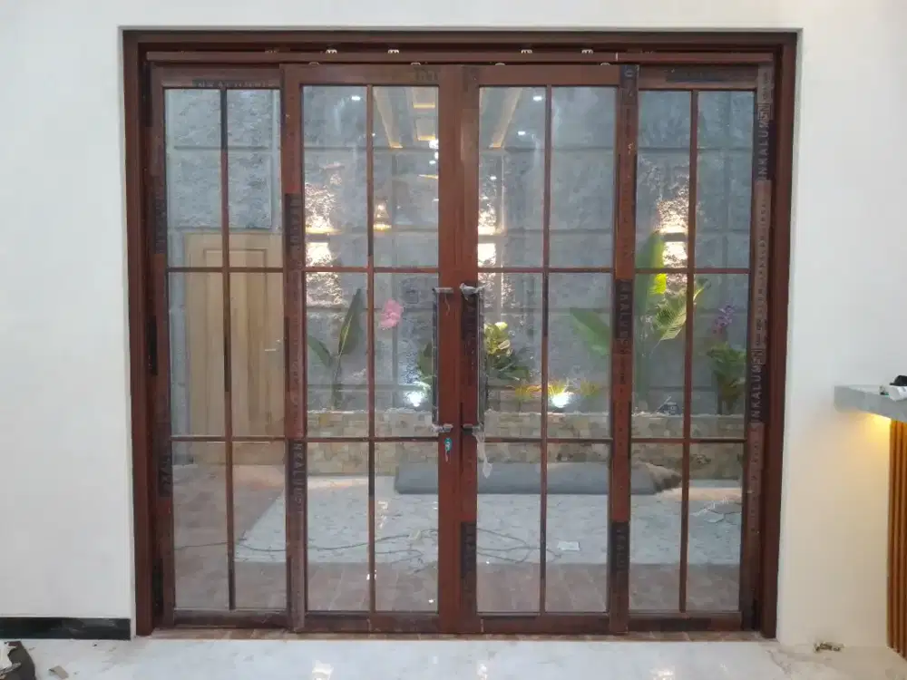 Pintu sliding swing