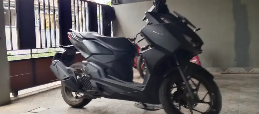 Vario 160 CBS (KM Rendah)
