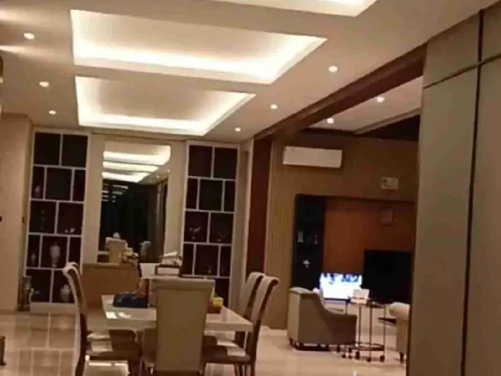Dijual Rumah Cantik dan Mewah di Singgotoro Semarang