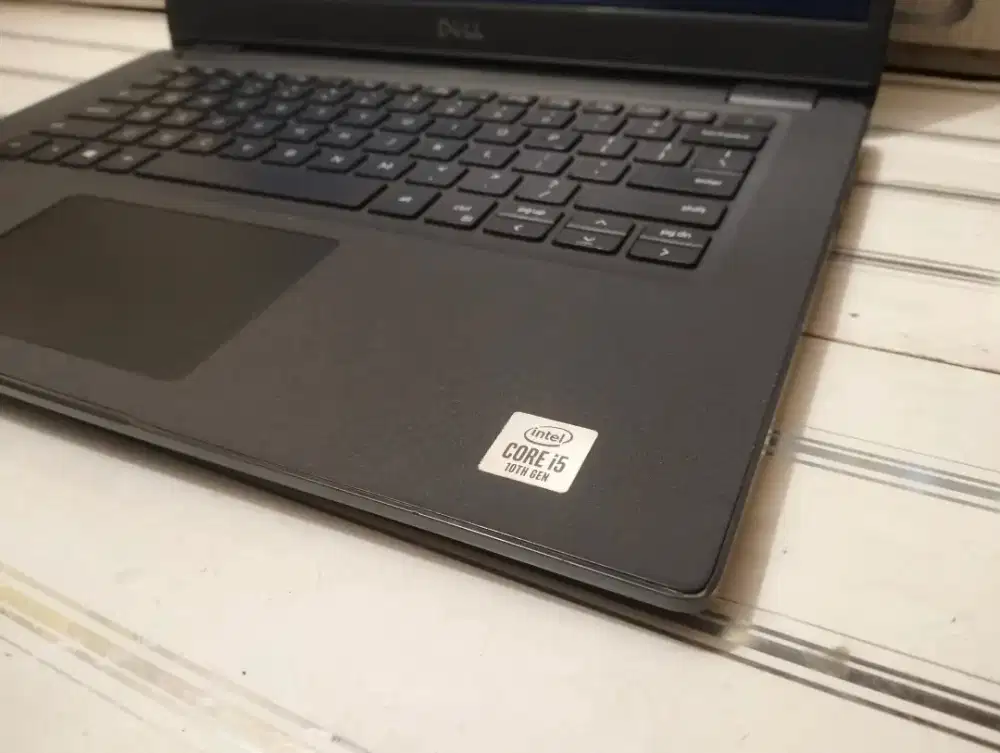 Dell latitude core i5 gen 10 muda RAM 16gb SSD 256 kencang satset josj
