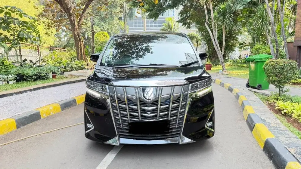 Mobil Alphard Hitam 2.5 G AT 2018
