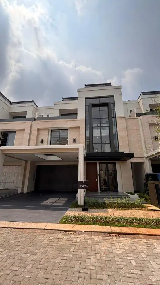 Rumah mewah termasuk lift, siap serah terima tahun ini