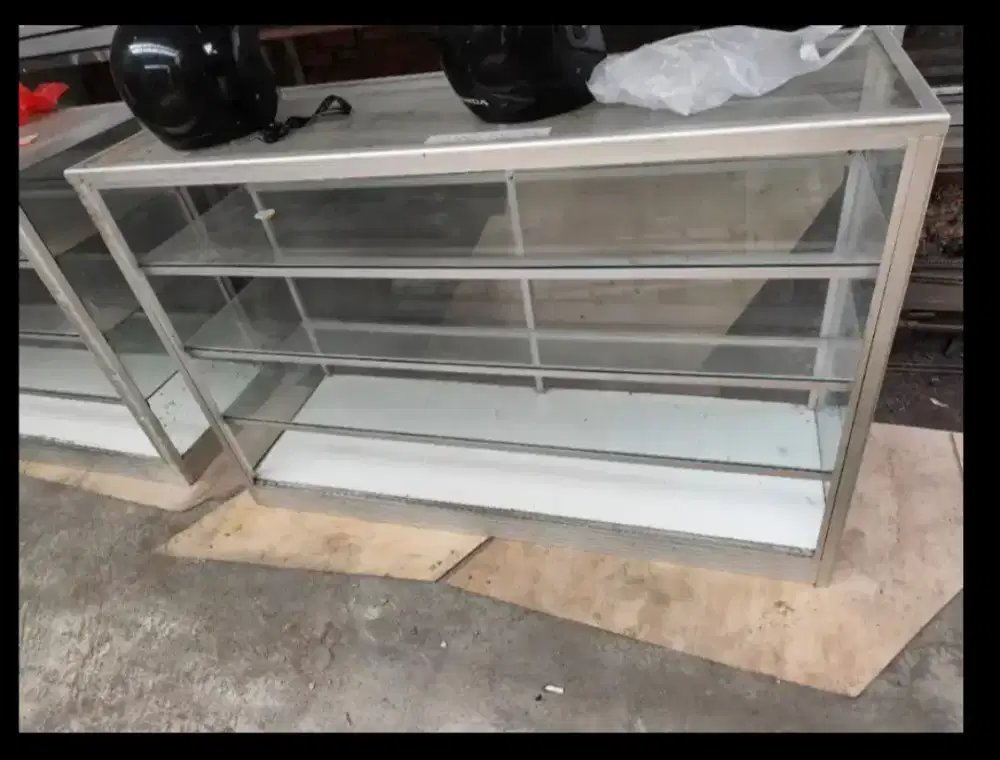 Rak etalase kaca display pajangan jualan warung toko