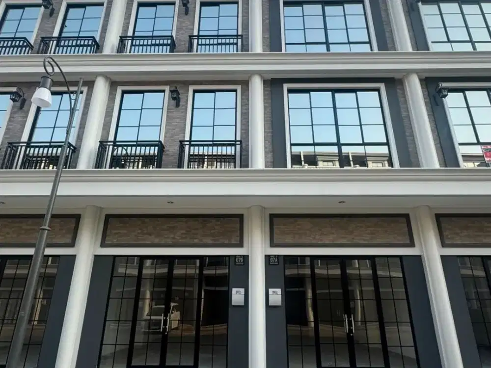 DISEWAKAN RUKO HARVARD PIK 2 UK 4.5X12.5 3 LANTAI + ROOFTOP HADAP BOULEVARD / HOPE ACADEMY