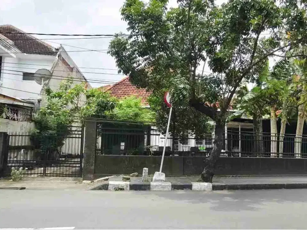Rumah Vintage Pinggir Jalan Raya Joyoboyo Surabaya Cocok Untuk Investasi, Kosan, Homestay, Rumah Makan ato Kantor. Dekat KBS, Terminal & Stasiun Joyoboyo serta Pusat Pemerintahan Surabaya