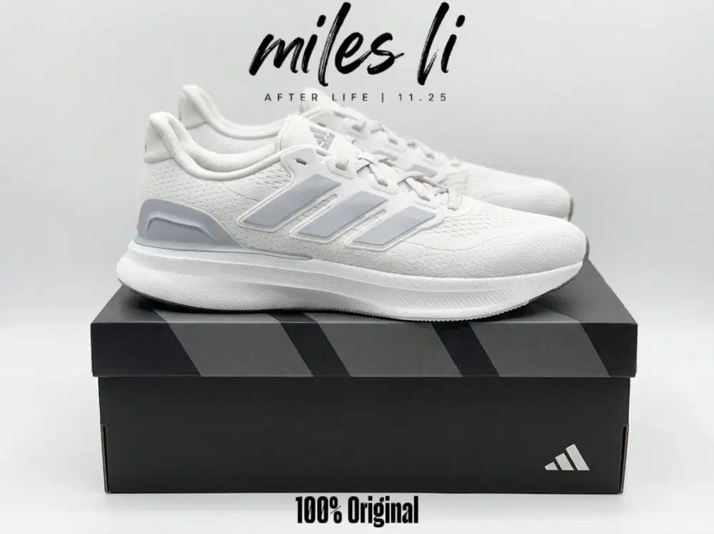 SEPATU LARI ADIDAS SIZE 44 & 45 1/3