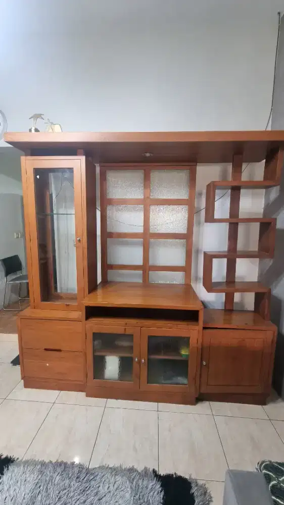 Lemari dan bufet jati