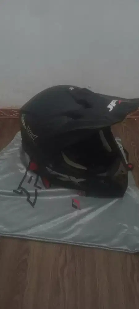 di jual helm trail merek jpx
