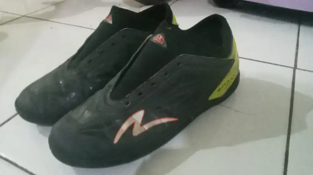 Sepatu futsal murah berkualitas