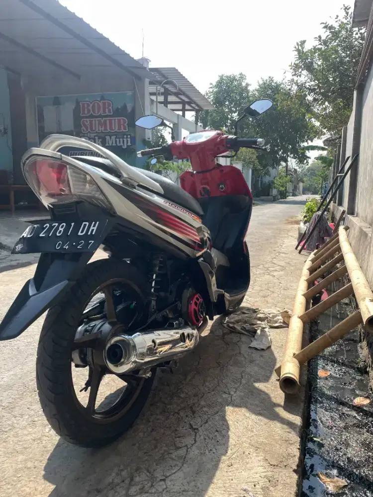 Yamaha noupo 2005