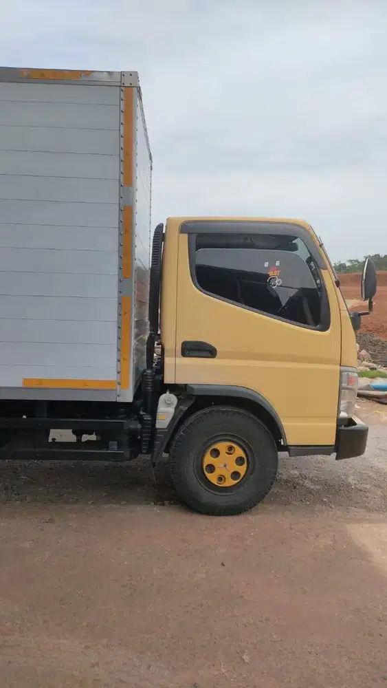DIJUAL TRUCK MITSUBHISI CDD BOX TAHUN 2021