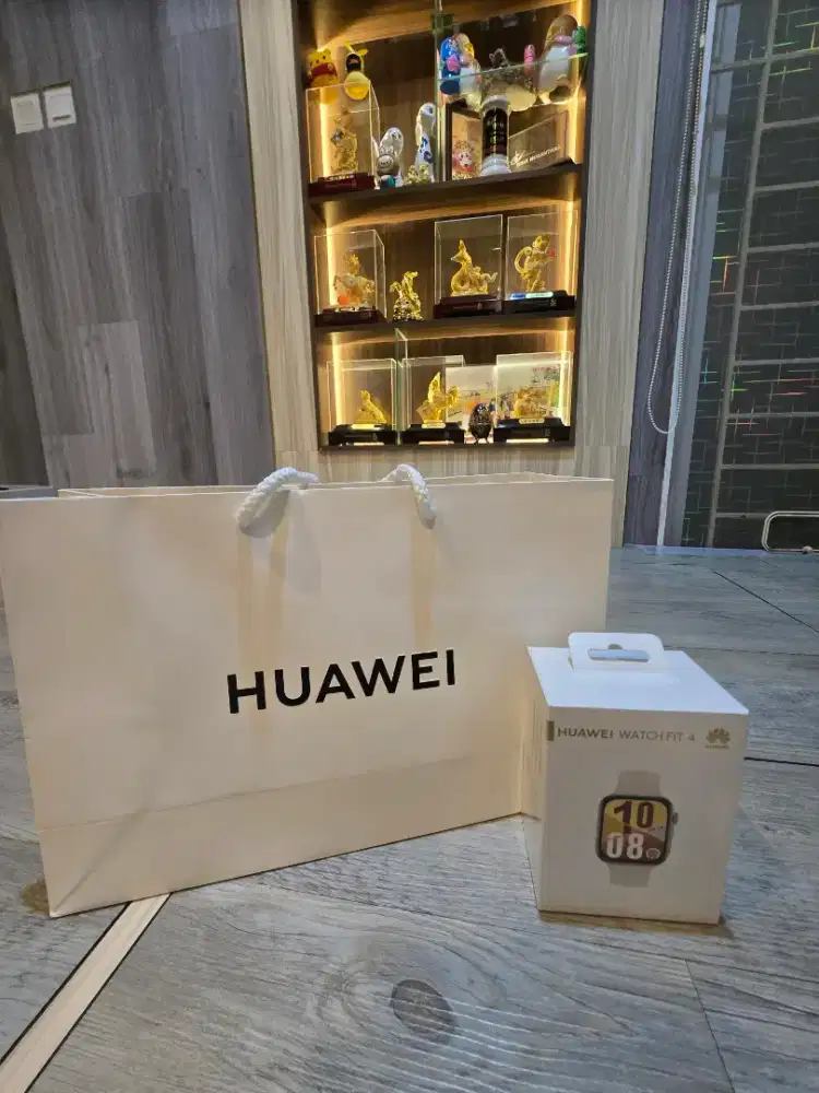 Jam tangan HUAWEI FIT 4