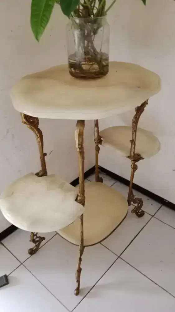 meja hias onix kondisi terawat