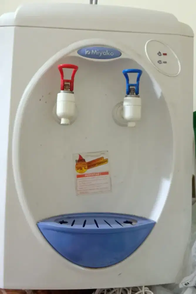 Dispenser Miyako Air panas dan normal