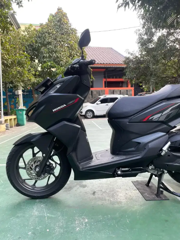 Vario 160 2024 km 8rb