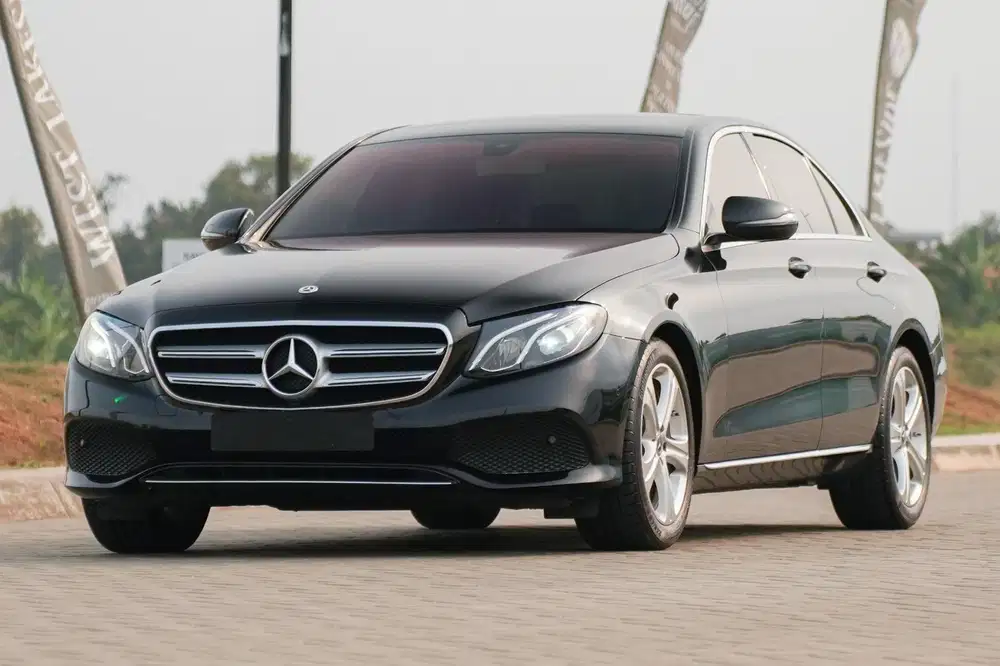 Pride & Power! Mercedes Benz E250 Avantgarde 2018 Black 530i 320i c300