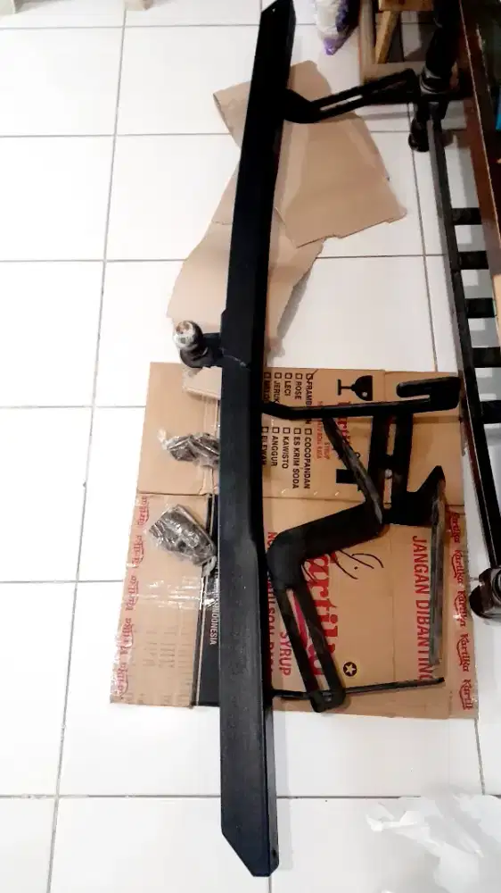 Bumper towing belakang mobil