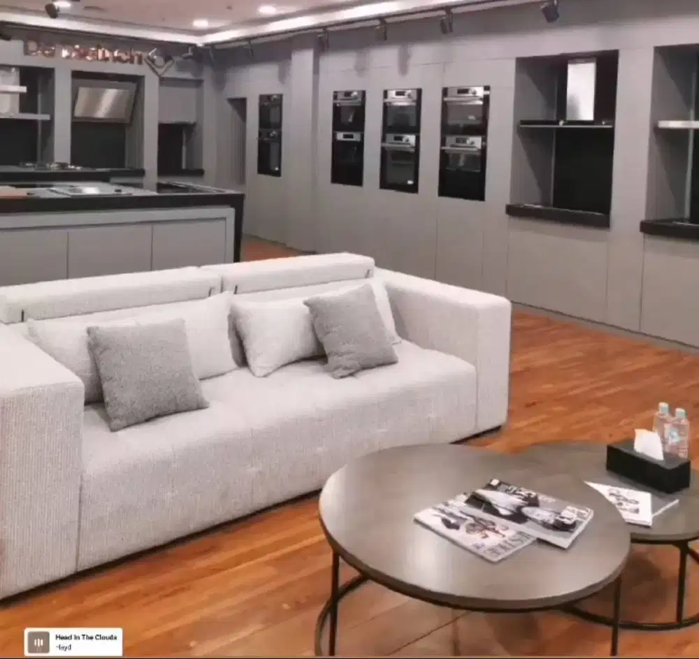 SOFA UNTUK SHOWROOM