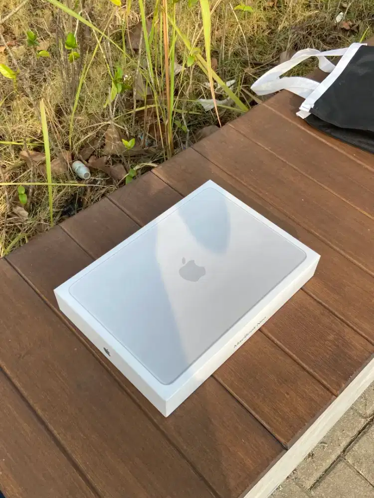 Macbook Neo 8/256 Baru BNIB Segel