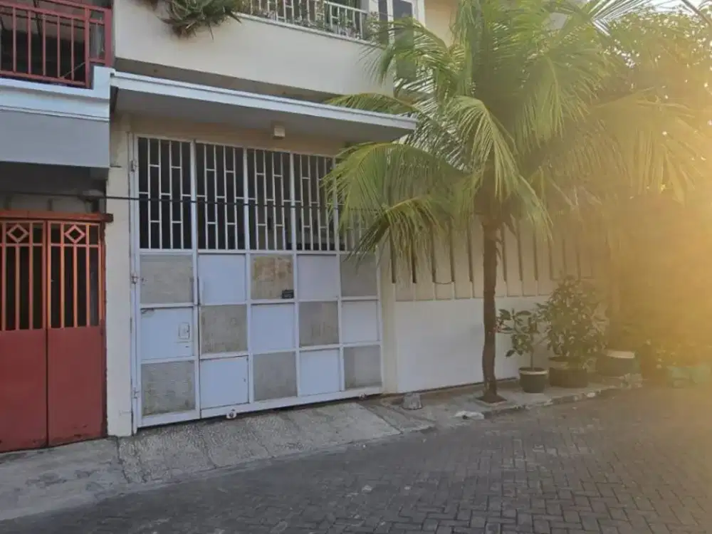 Rumah Minimalis 3 Lantai Siap Huni di Perumahan Grogol Indah Dekat Solo Baru