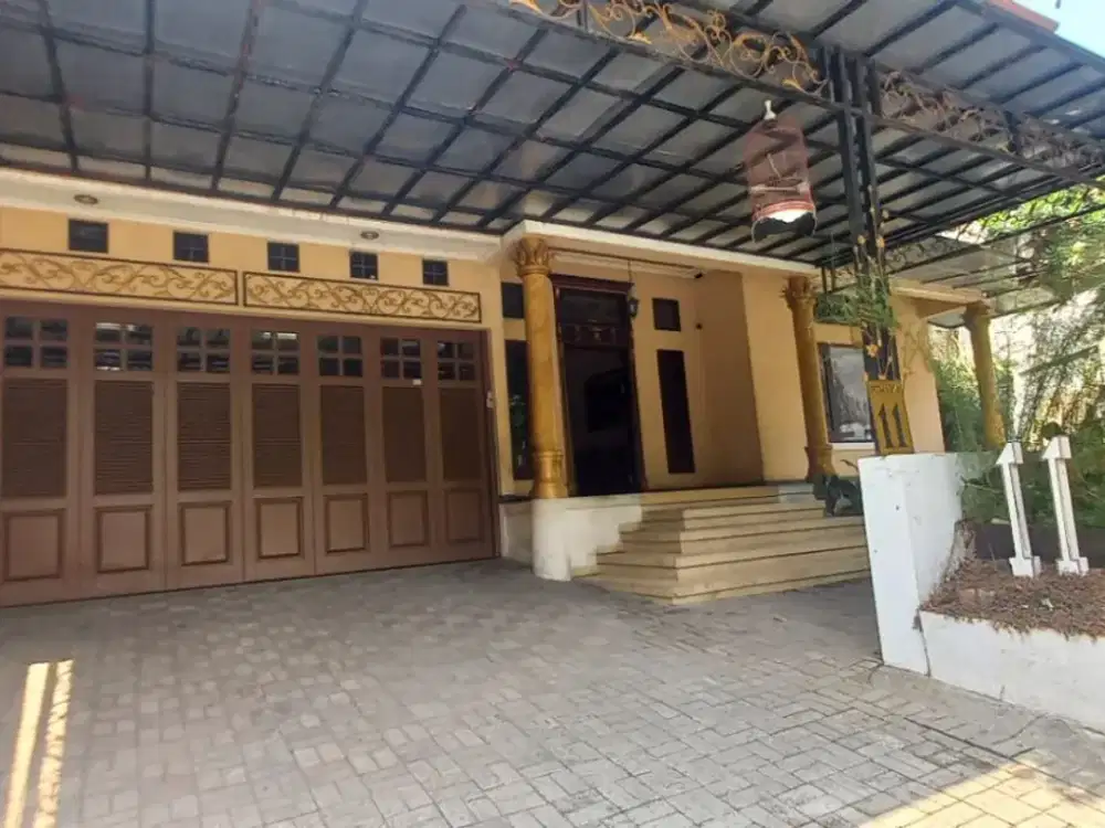 Dijual Rumah di Kota Baru Parahyangan, Megah Klasik Area Tatar Pitaloka
