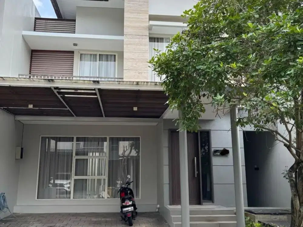 DISEWAKAN RUMAH Serenia Hills  Real Estate - Lebak Bulus, Jakarta Selatan CLUSTER TITAN