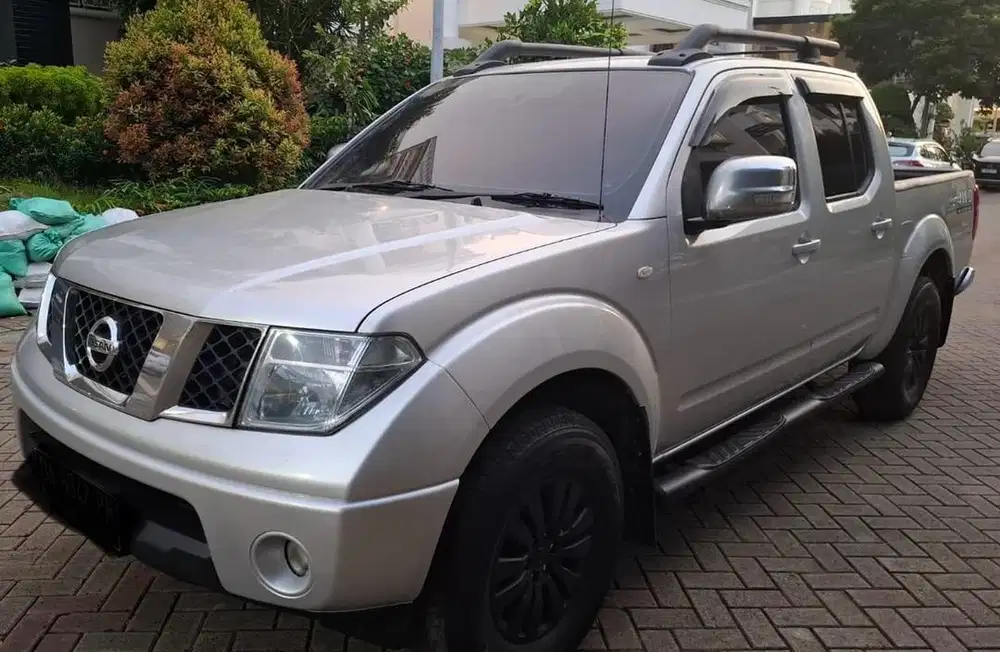 Nissan navara tahun 2012 double cabin