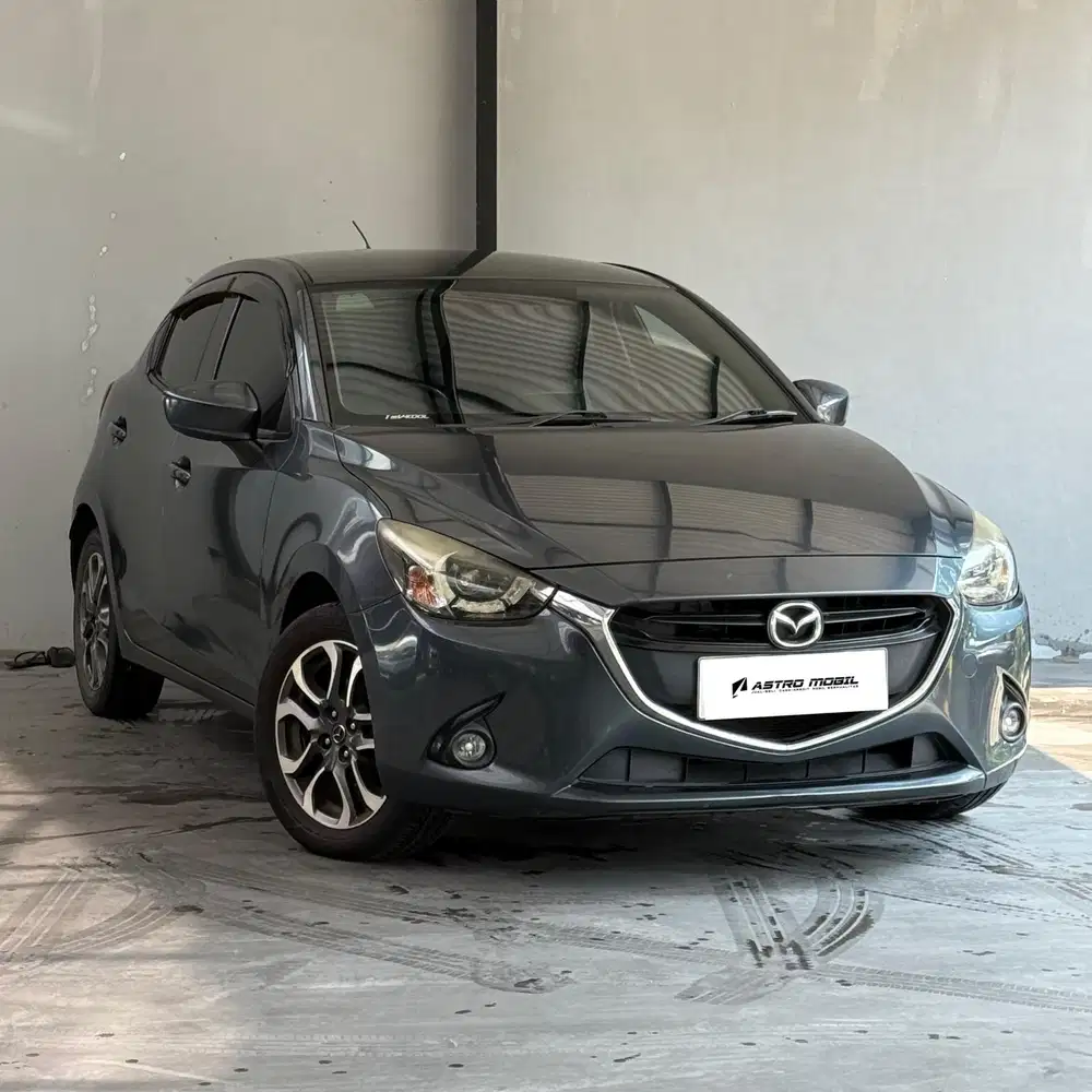MAZDA 2 2016 / 2015 Bagus Murah Kredit Bekas Surabaya Matic Istimewa