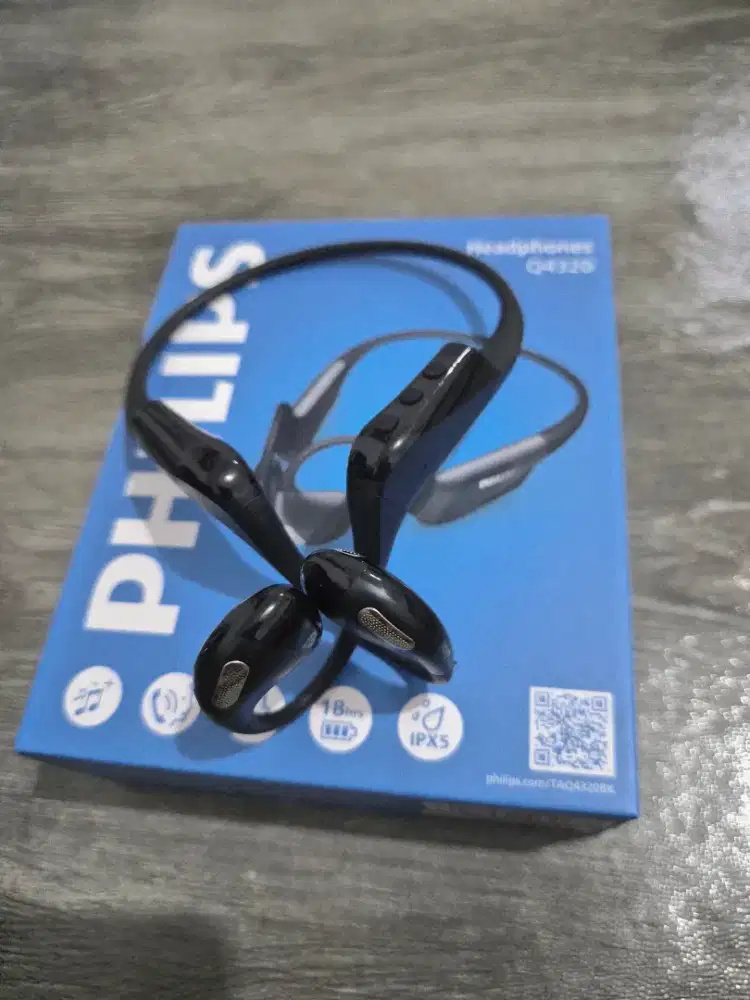 Headphones Q4320 Philips warna hitam
