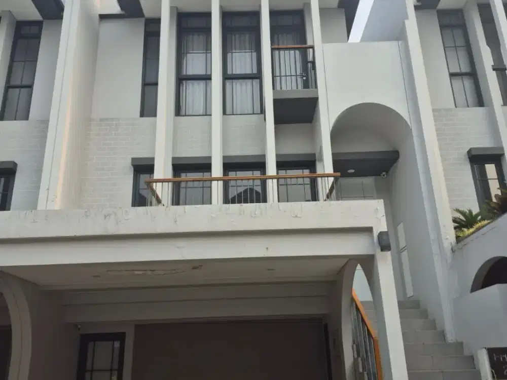 RUMAH FURNISHED AETHER - GREENWICH BSD 3 LANTAI
