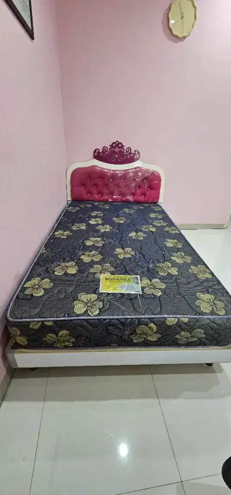Kasur dan Dipan