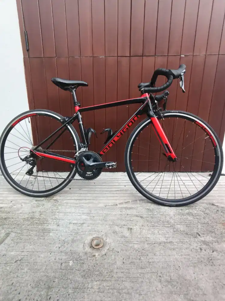 Dijual Sepeda ROAD BIKE Polygon Strattos S3 tahun 2019