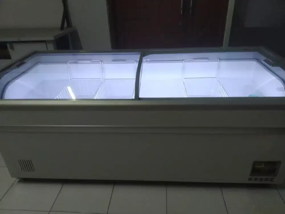Freezer GEA 700lt
