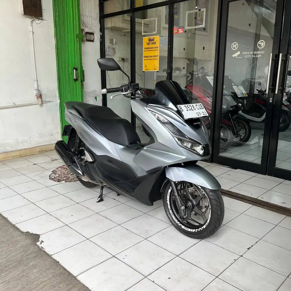 ‼️FREE SERVICE‼️FOR SALE HONDA PCX 160 CBS 2024 ( SECOND LIKE NEW )
