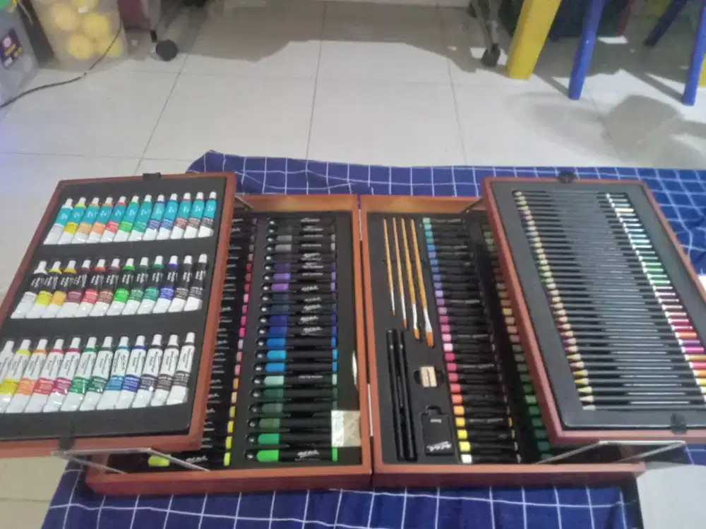 Mixed media art set mont marte