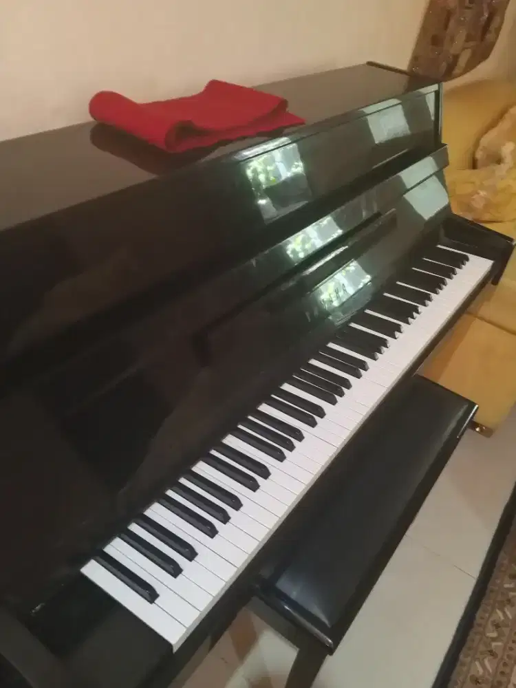 Piano Yamaha LU 90 PE