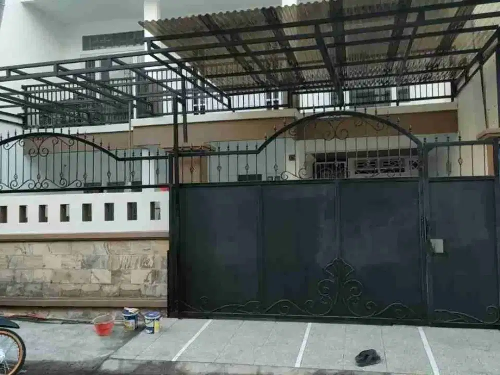 Disewakan rmh  2 lt di babatan pantai baru renovasi