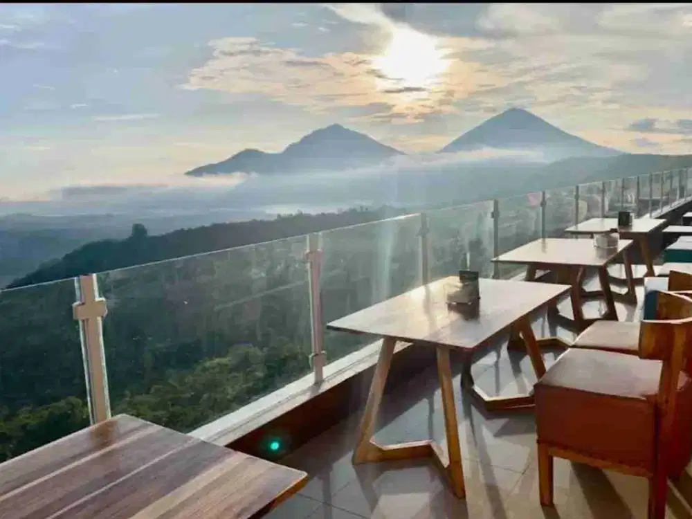 Tanah isi Bangunan Resto Di Utama Penelokan Kintamani View Gunung dan Danau Batur