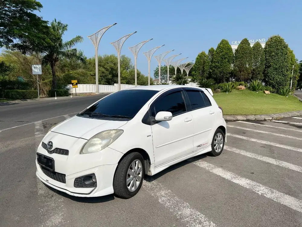 DIJUAL TOYOTA YARIS TRD