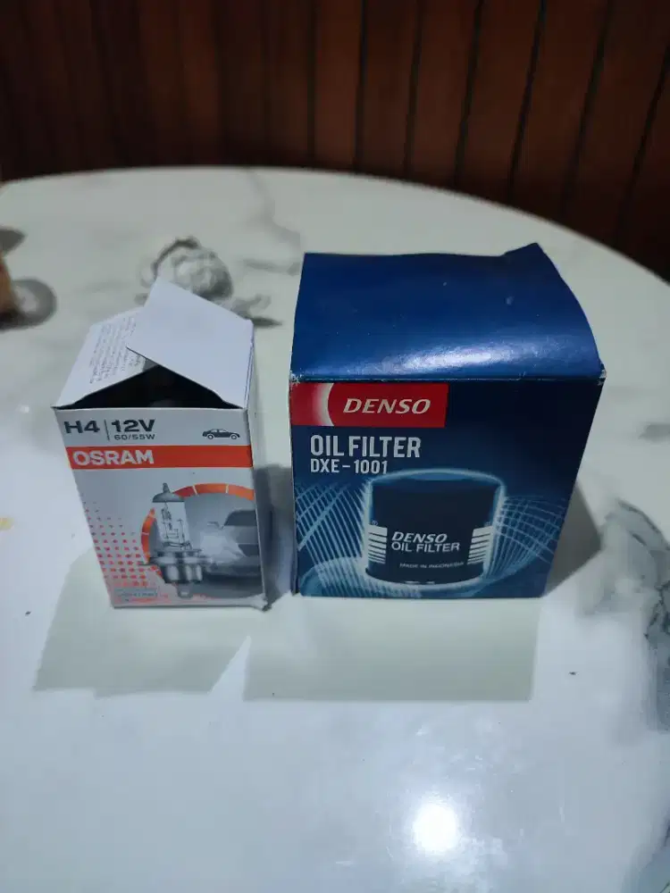 Lampu mobil dan filter mobil baru
