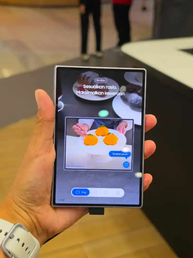Samsung zfold8 free voucher 2.5juta