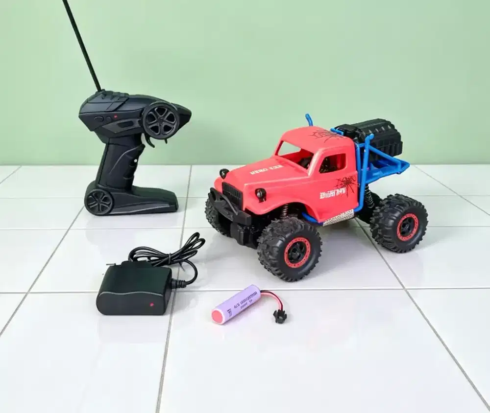 Mainan mobil remote